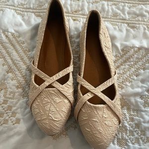 Cream flats